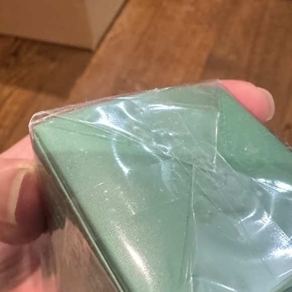 La Mer Exfoliating Lotion in Green Packaging - Picture 10 of 15